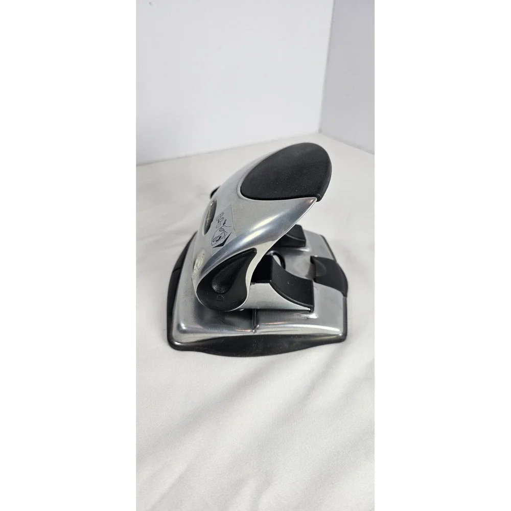 Swingline Easy View 2-Hole Punch 20 Sheets‎ Green/Red Light Alignment Indicator